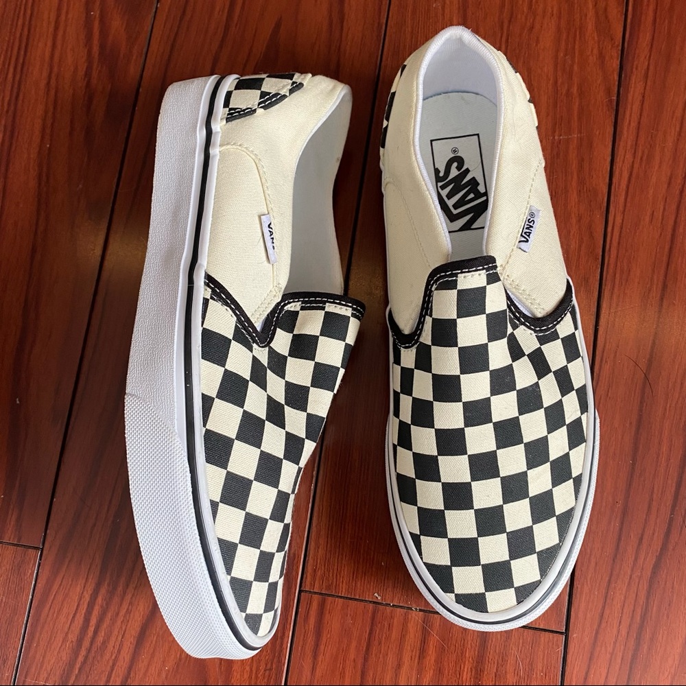 ⭐️ BRAND NEW ⭐️ Checkered van slip ons